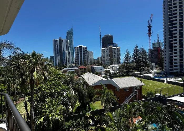 Aristocrat Apartments Gold Coast